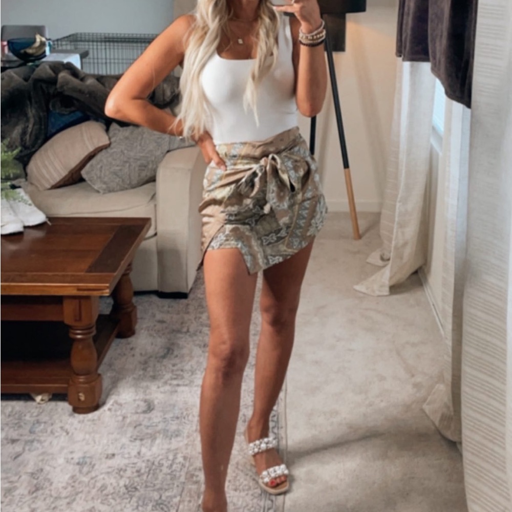Paisley Patterned Skort in Mocha